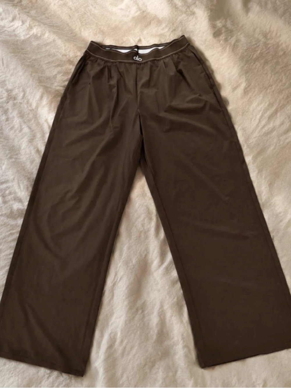 Yoga women’s Wide-Leg Pants in Dark Brown size S